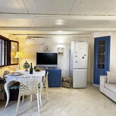 Xenìa - Intera Casa Con Piscina 4*
